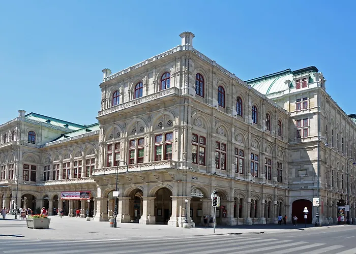 Hotel Opera I Self Check In I Ac In 4*