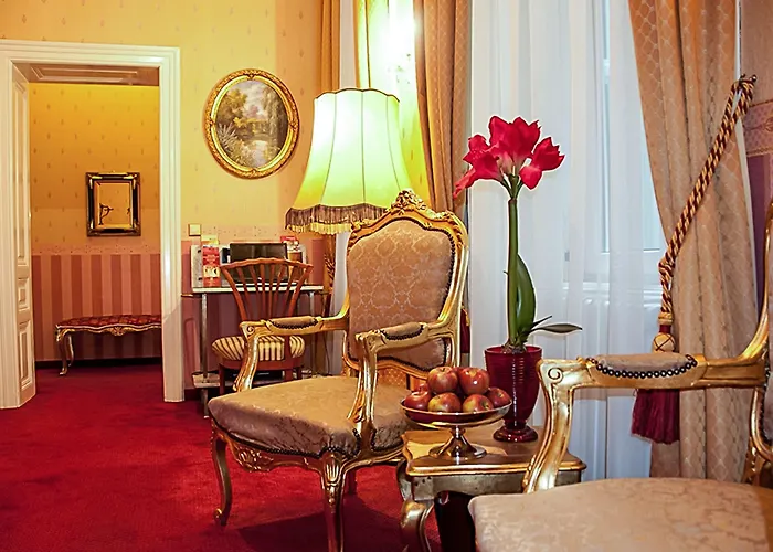 Hotel Opera I Self Check In I Ac In 4*