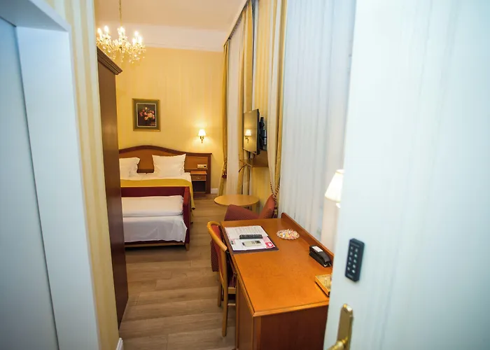 Opera I Self Check In I Ac In Hotel Vienna