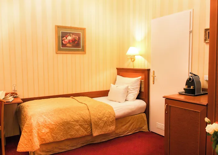 Hotel Opera I Self Check In I Ac In