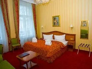 Opera I Self Check In I Ac In Hotel Vienna