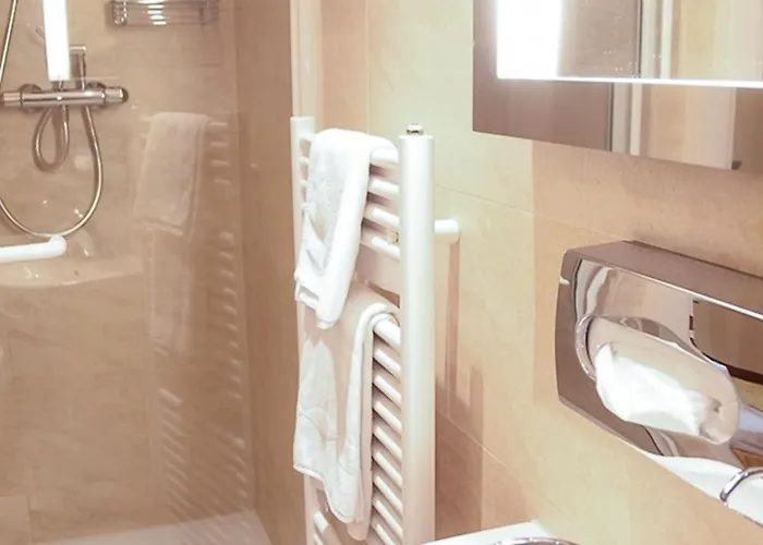 Hotel Opera I Self Check In I Ac In